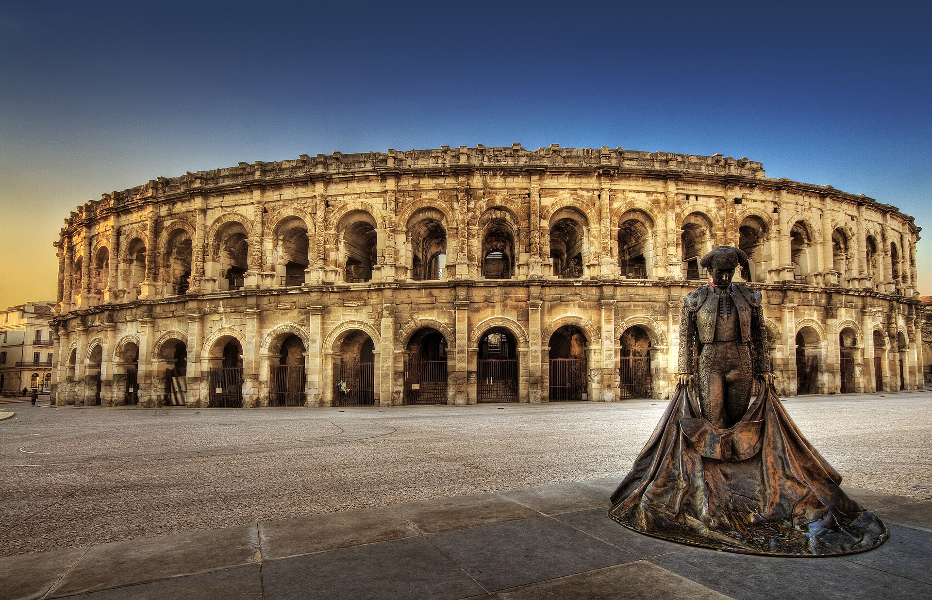 Arenes_de_Nimes_panorama